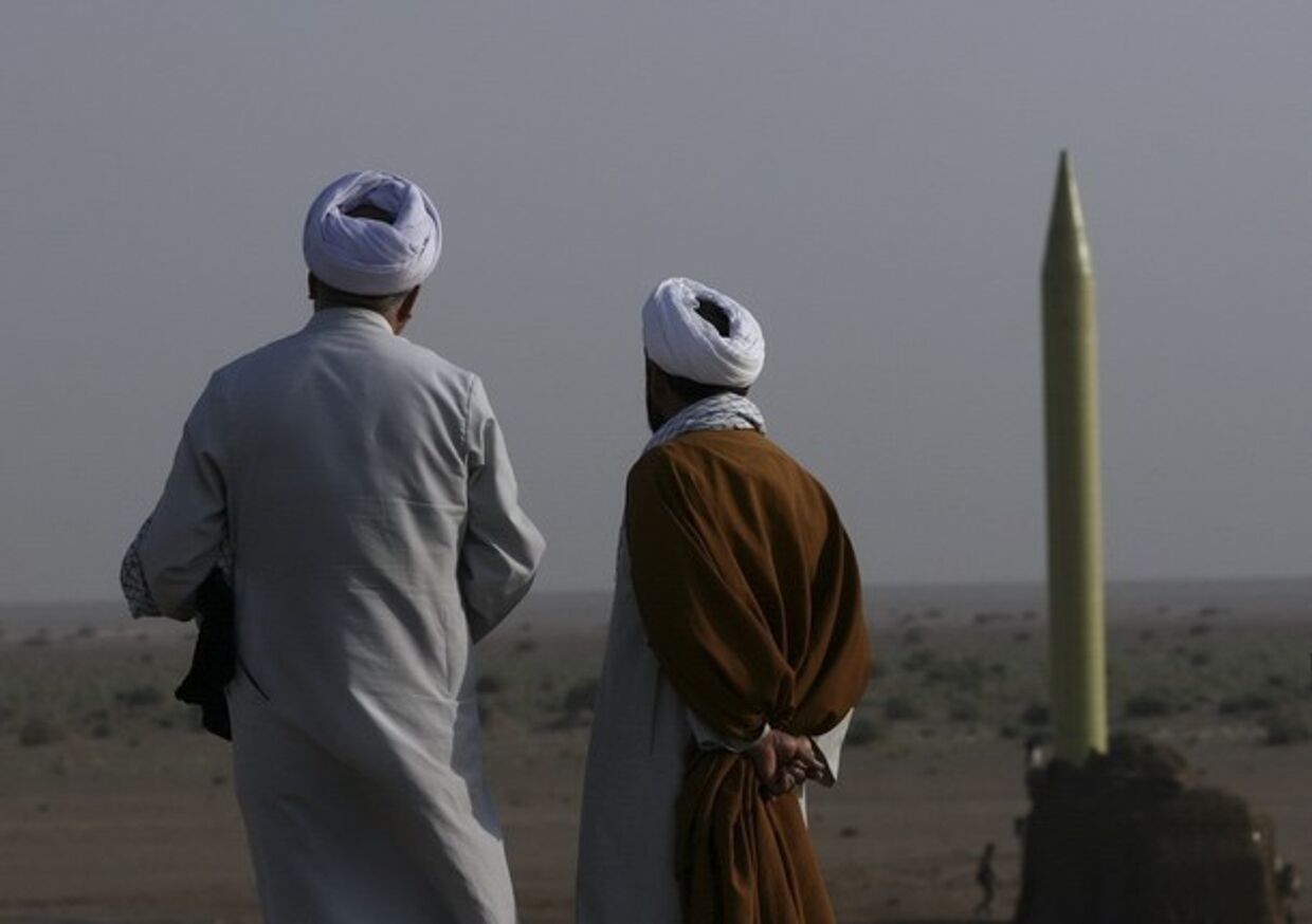 Иран провели возле священного города Кум испытательные пуски 14 баллистических ракет