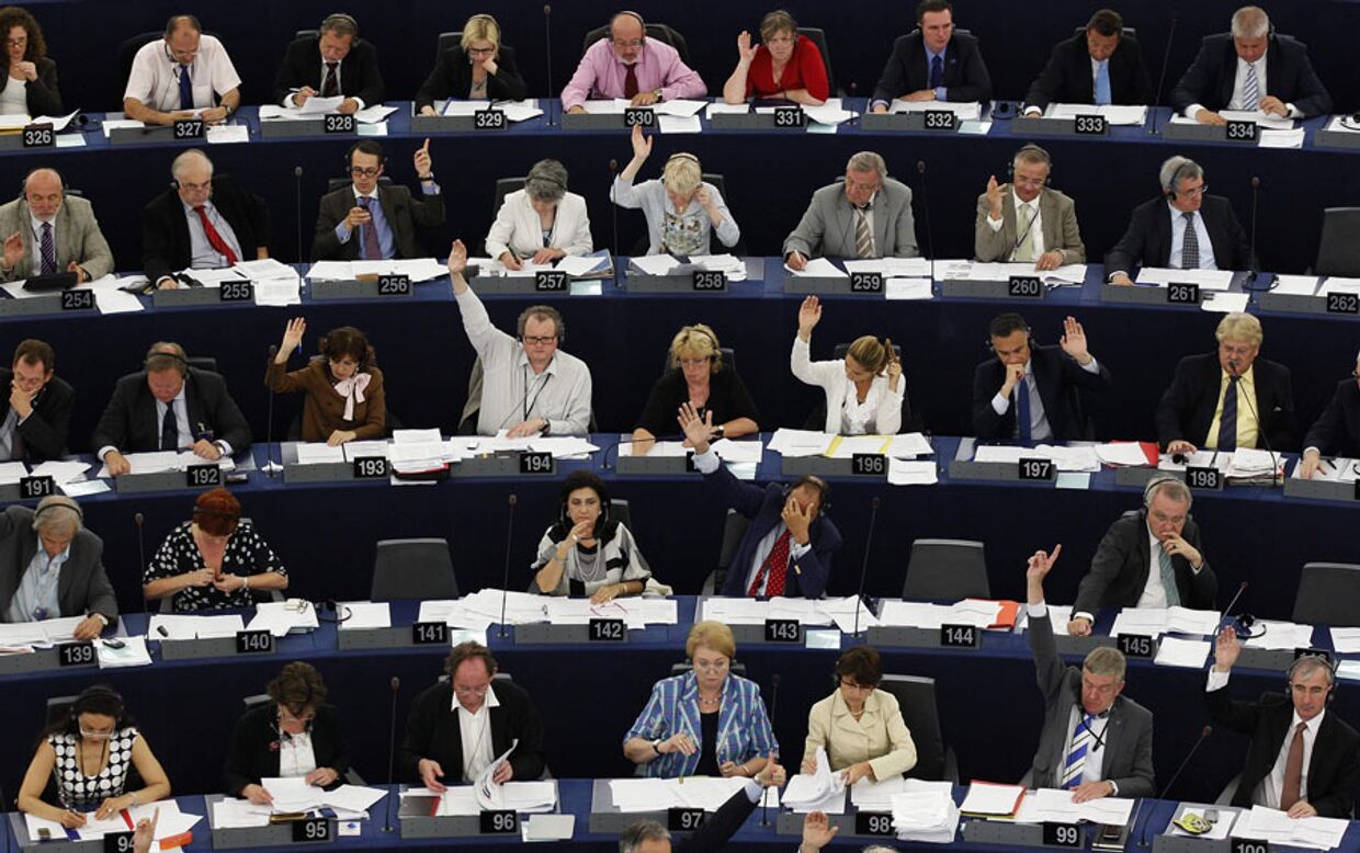 На заседании в Страсбурге в четверг, 7 июля, Европарламент принял резолюцию, в которой выразил сожаление, что российские власти отказали в регистрации партии ПАРНАС