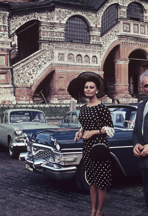 Софи Лорен в дни проведения IV Московского международного кинофестиваля. 1965 год