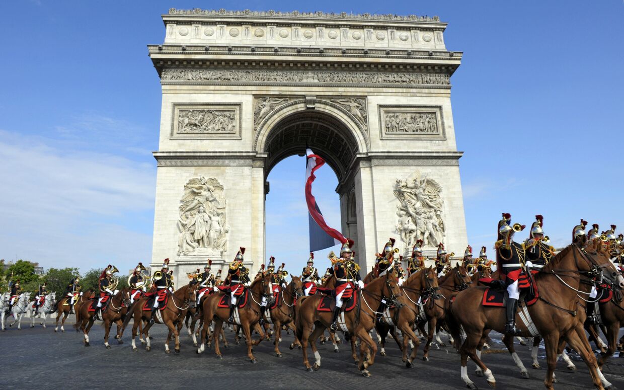 Парад в честь Дня взятия Бастилии в Париже