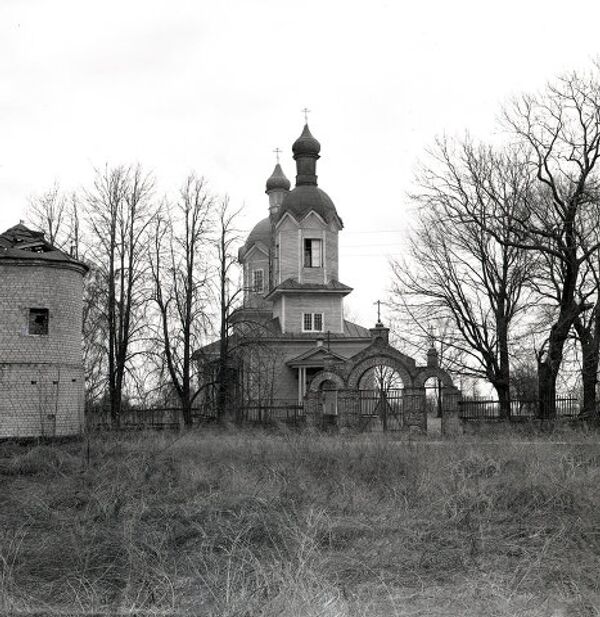 Село Святск под Брянском. Успенская церковь. Фото 90-х гг.