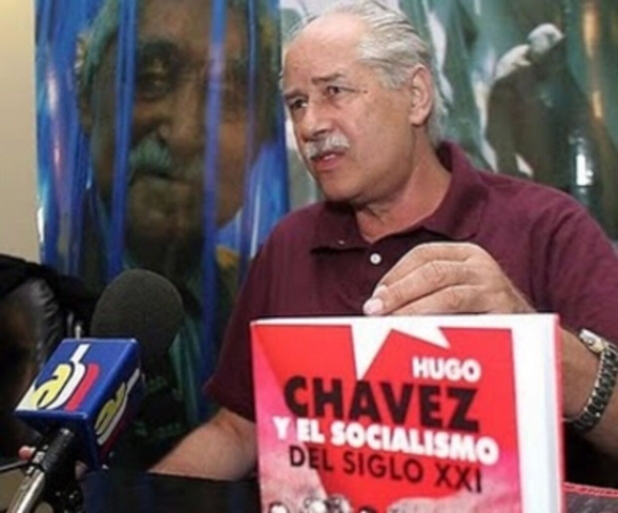 Идеолог социализма XXI века порывает с Чавесом
