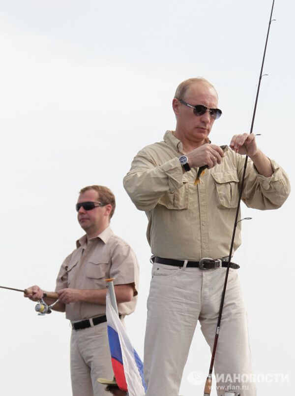 Президент РФ Д.Медведев и премьер-министр РФ В.Путин в Астраханской области