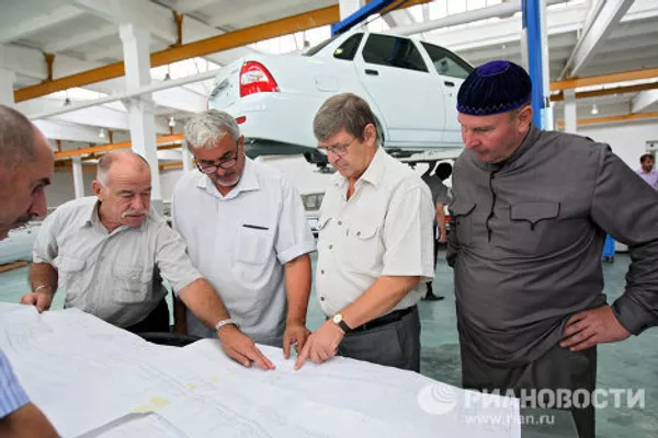 Первый экспериментальный выпуск автомобилей марки Лада Приора сошел с конвейера автосборочного предприятия Чеченавто