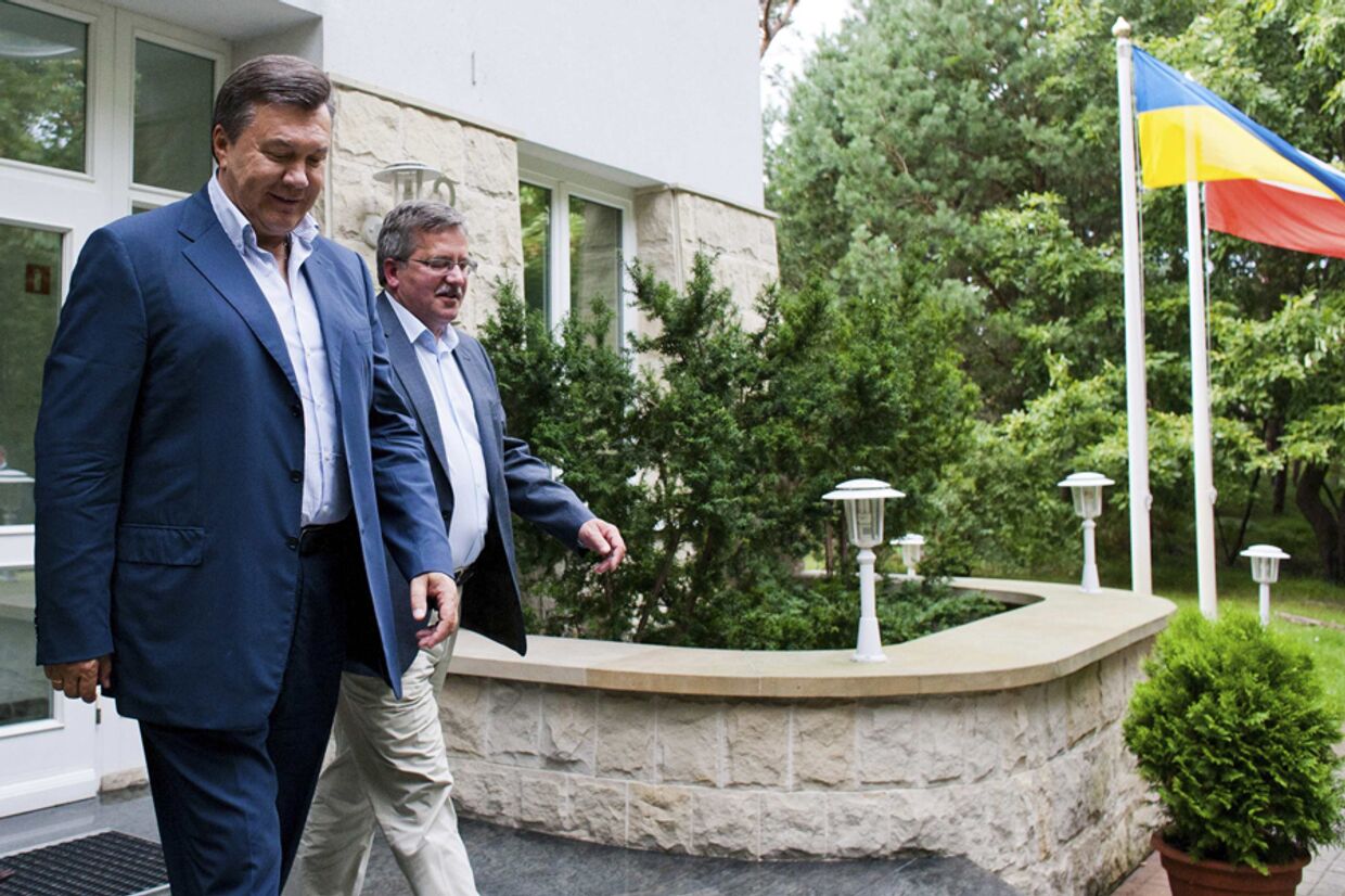Виктор Янукович прибыл в Польшу во вторник, чтобы встретиться со своим польским коллегой Брониславом Коморовским