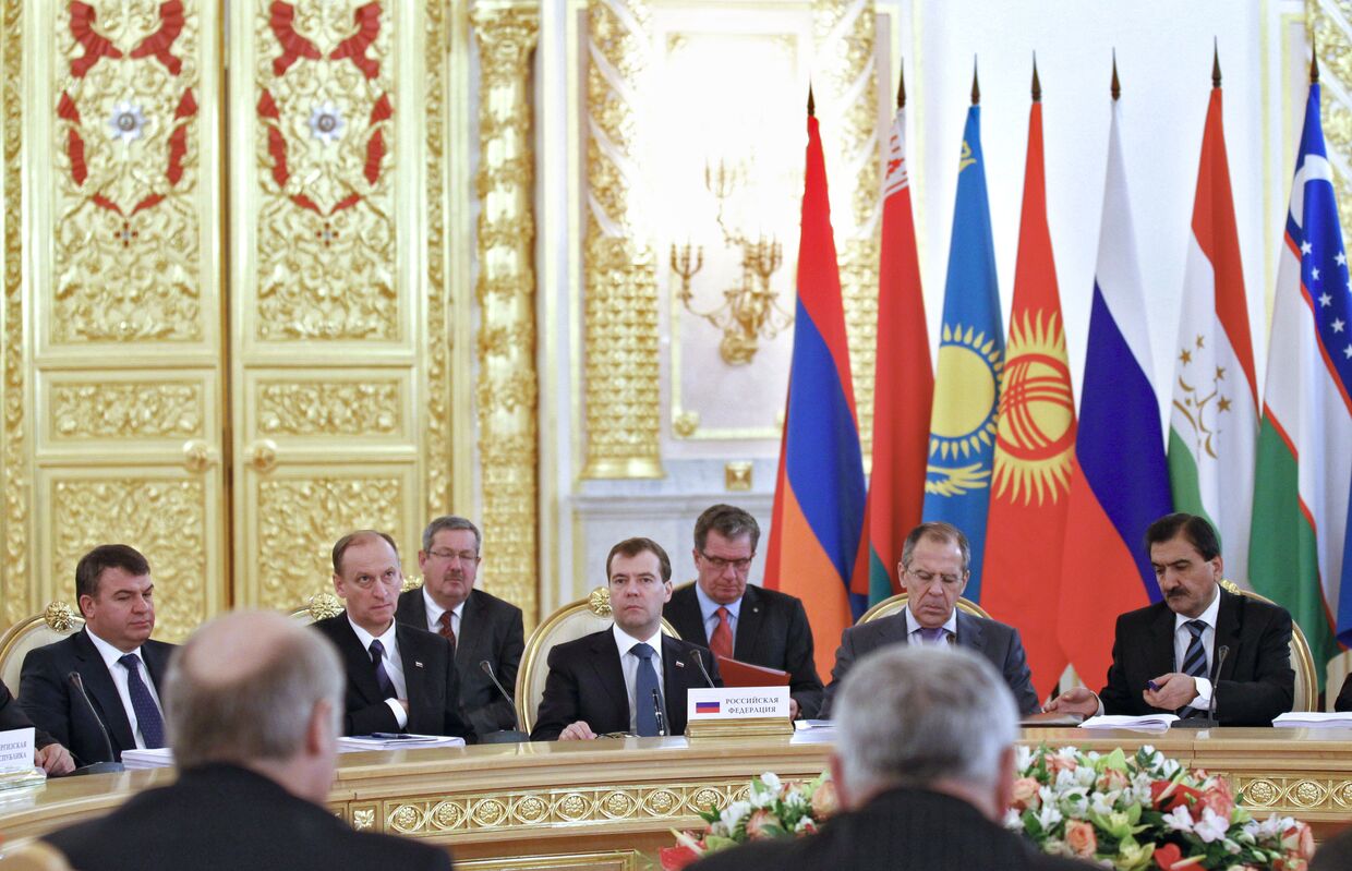 Президент РФ Д.Медведев провел заседание совета глав государств - участников СНГ