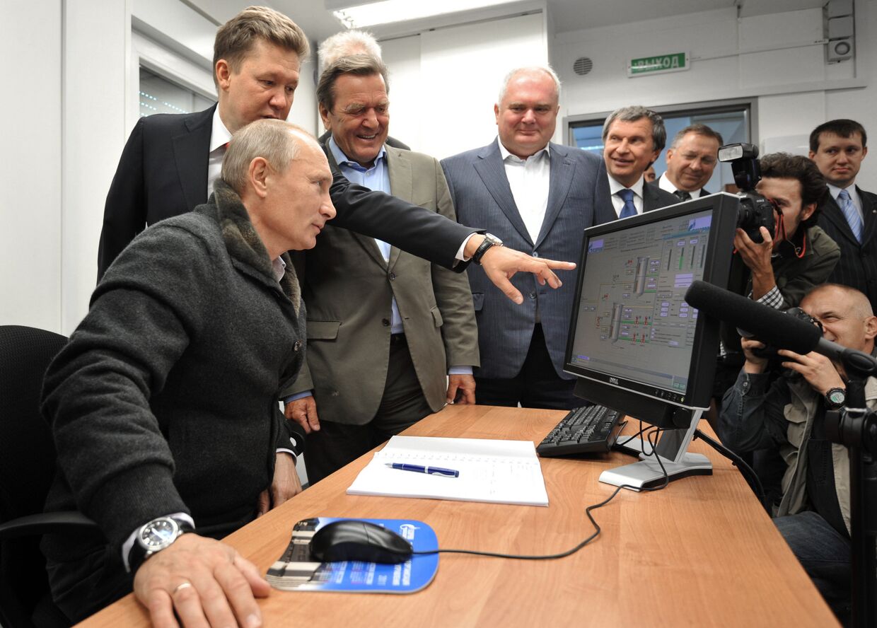 Рабочая поездка премьер-министра РФ В.Путина в Северо-Западный федеральный округ
