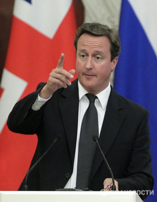 Премьер-министр Великобритании Д.Кэмерон выступил перед журналистами в Кремле