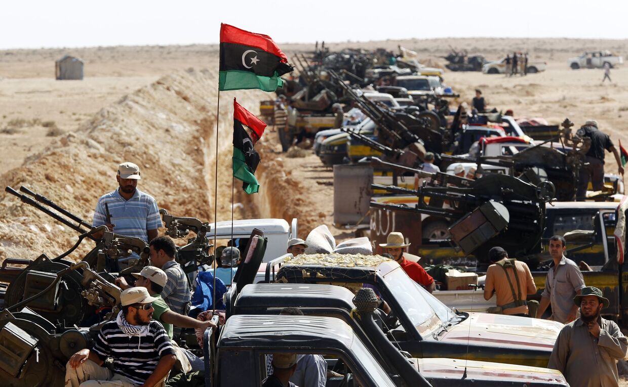 Ливийские повстанцы в 35км от города Сирт