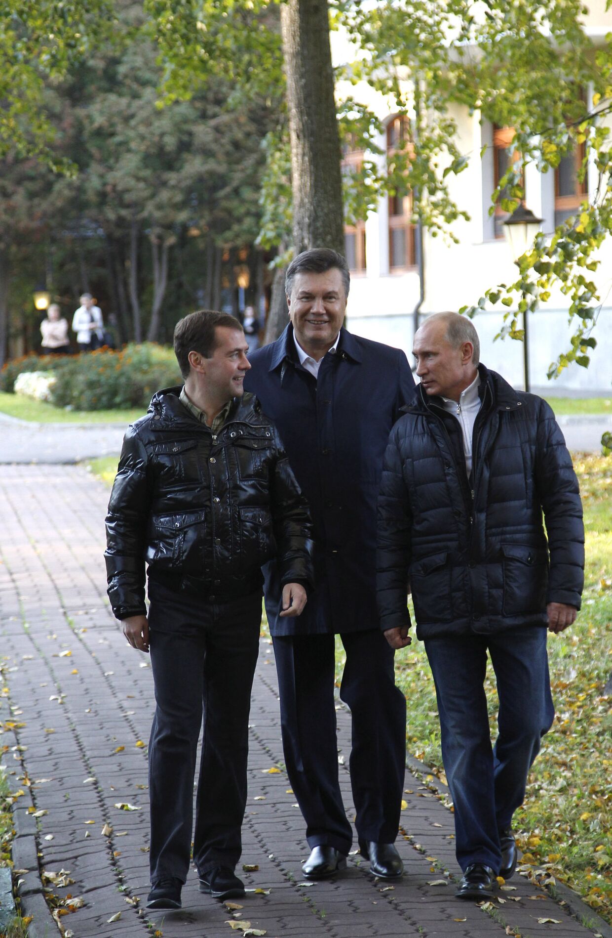 Президент РФ Д.Медведев и премьер-министр РФ В.Путин встретились с президентом Украины В.Януковичем в Завидово