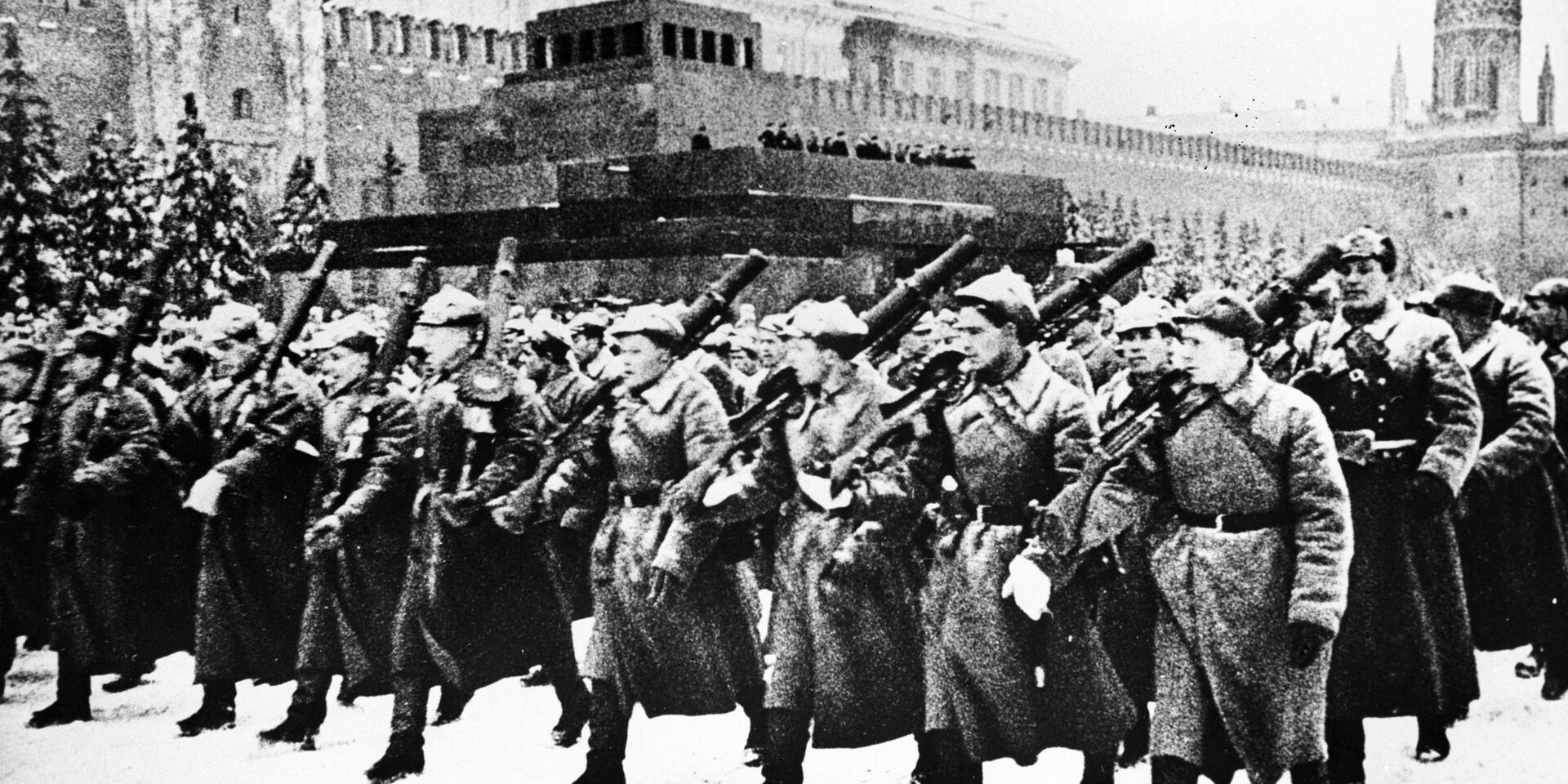Парад на Красной площади в Москве 7 ноября 1941 года - ИноСМИ, 1920, 07.11.2021