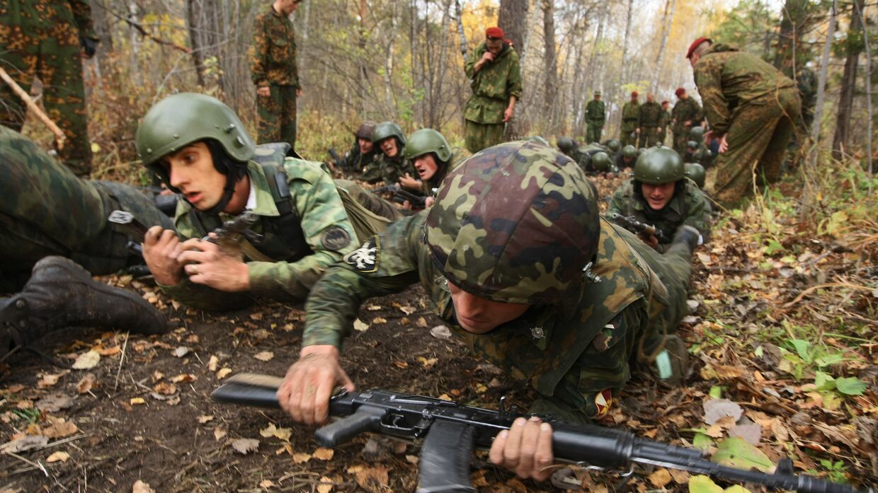 Испытания бойцов спецназа на право ношения крапового берета в Новосибирской области
