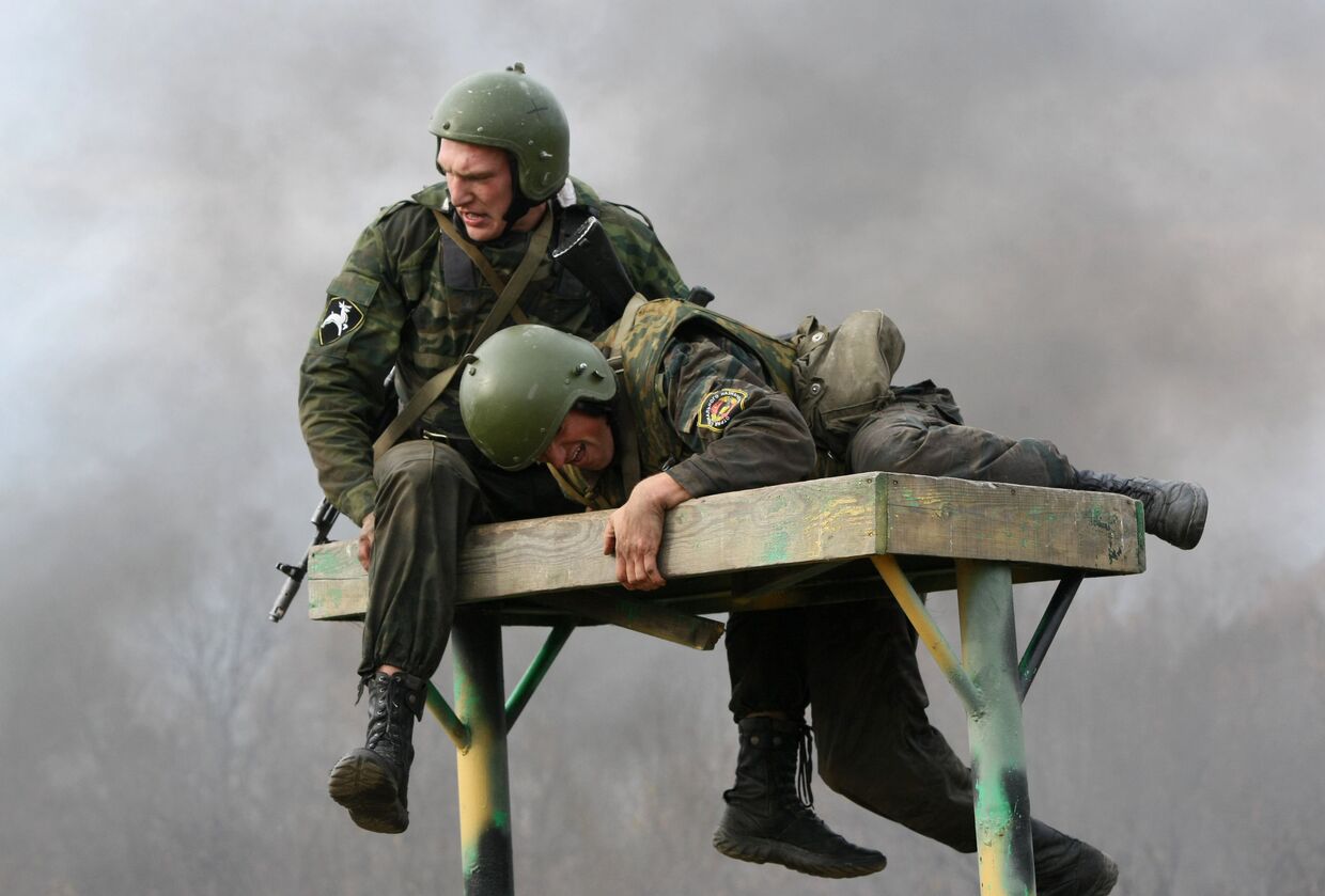 Испытания бойцов спецназа на право ношения крапового берета в Новосибирской области