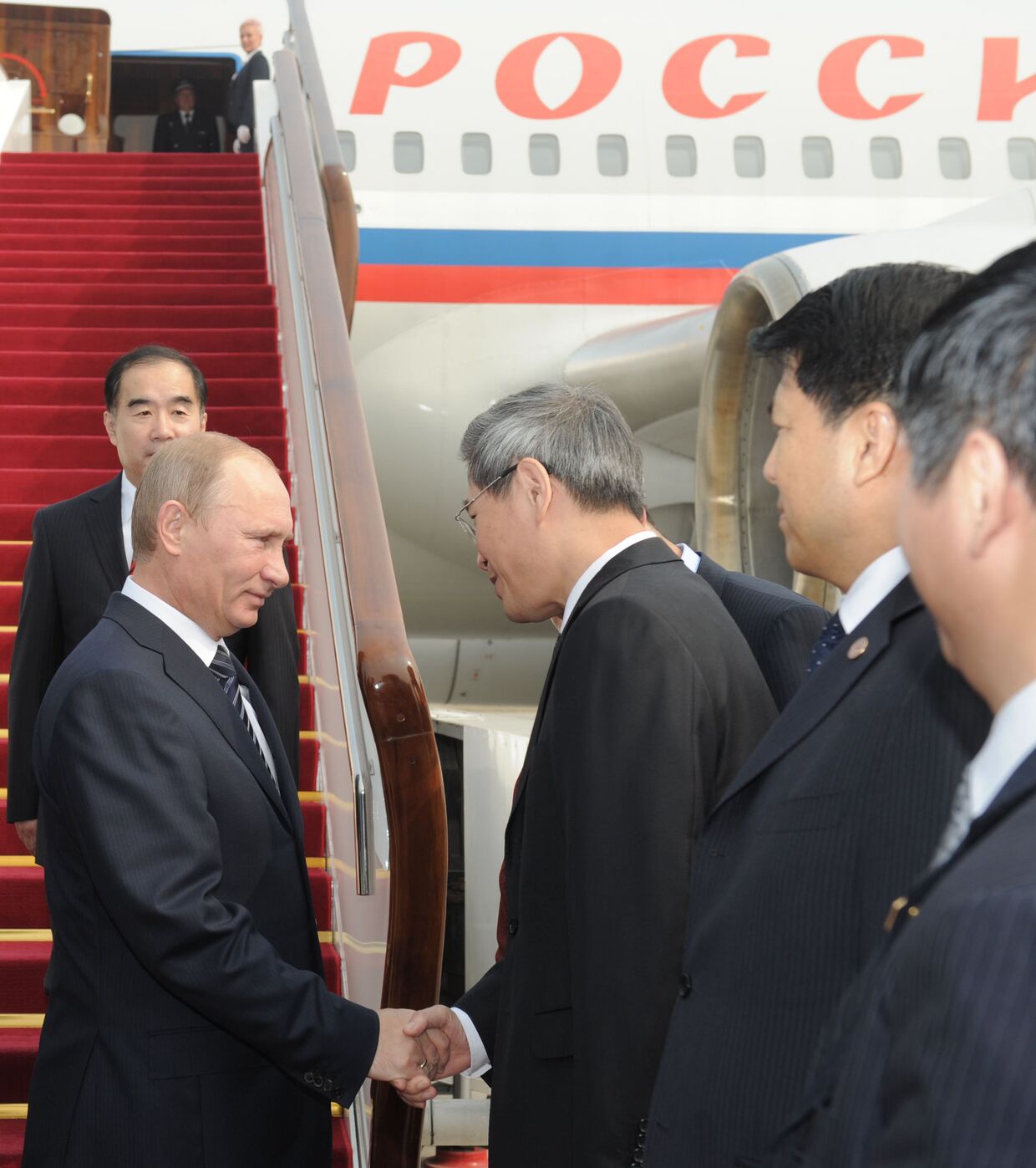 Премьер-министр РФ В.Путин прибыл с рабочим визитом в КНР