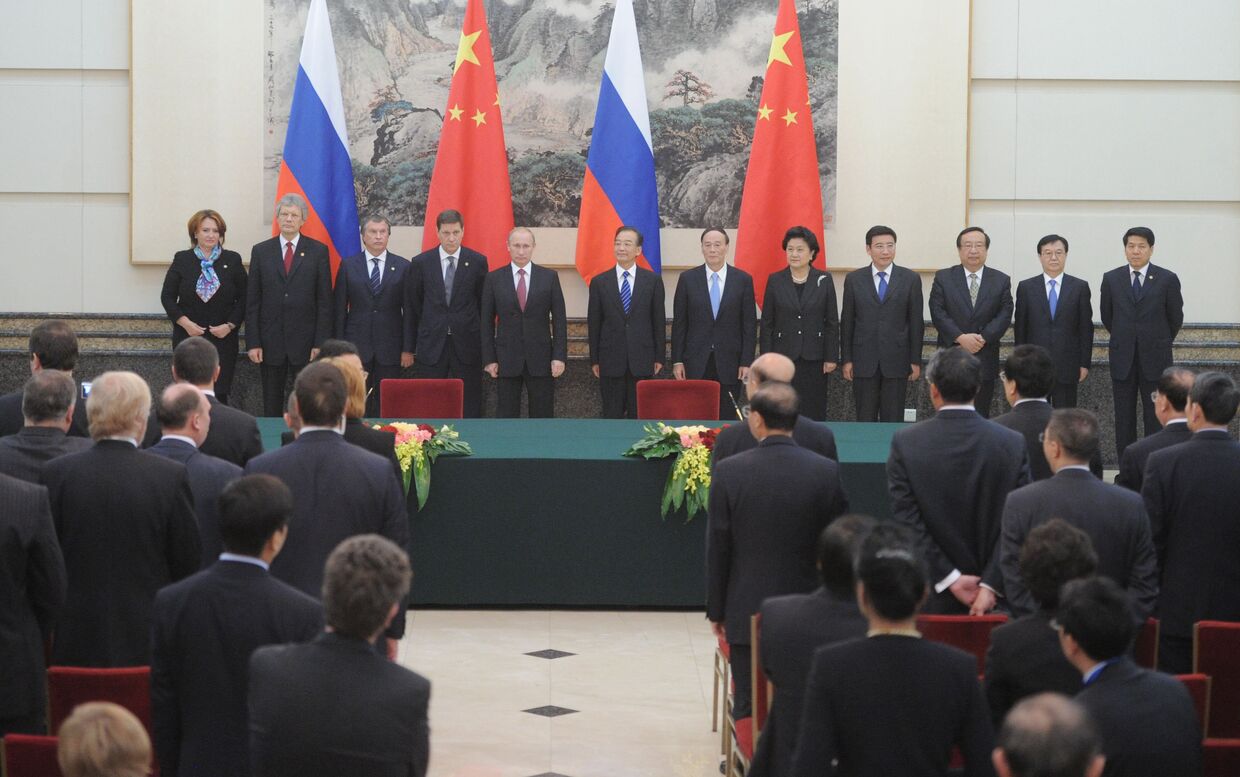 Церемония подписания совместных документов по результатам российско-китайских переговоров в Пекине