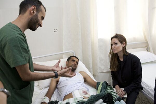 Визит Анджелины Джоли в Ливию