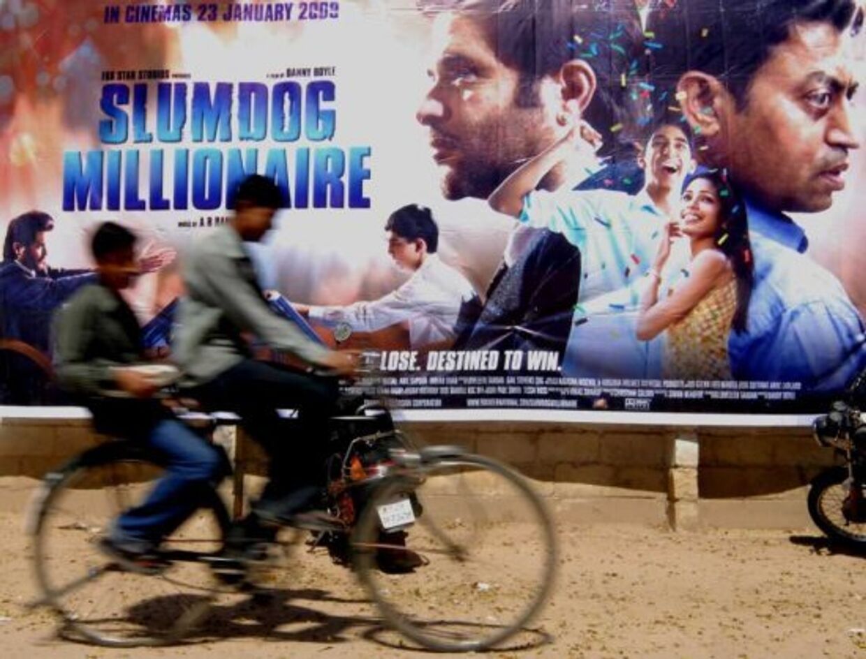 Плакат фильма Миллионер из трущоб в южноиндийском городе Бангалор