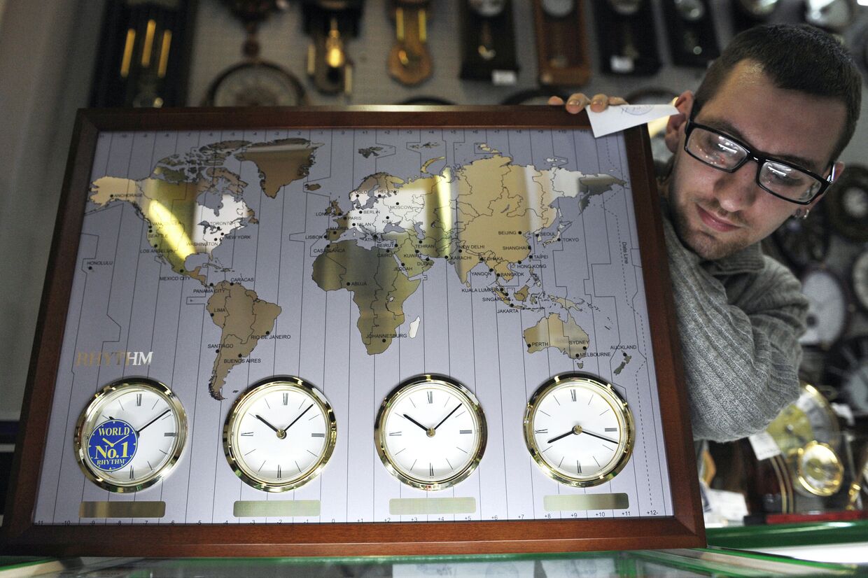 7 часов сайт. Стив Флеминг часовые пояса. Мир времени. Часовой мир. Часы мир 2015.