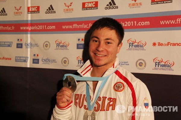 4 медали российских тяжелоатлетов : итоги первых двух дней ЧМ-2011