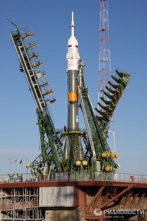 Вывоз ракеты «Союз-ФГ» с космическим кораблем «Союз ТМА-22»