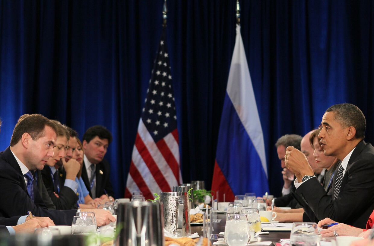 Президент РФ Д.Медведев встретился в рамках АТЭС с президентом США Б.Обамой