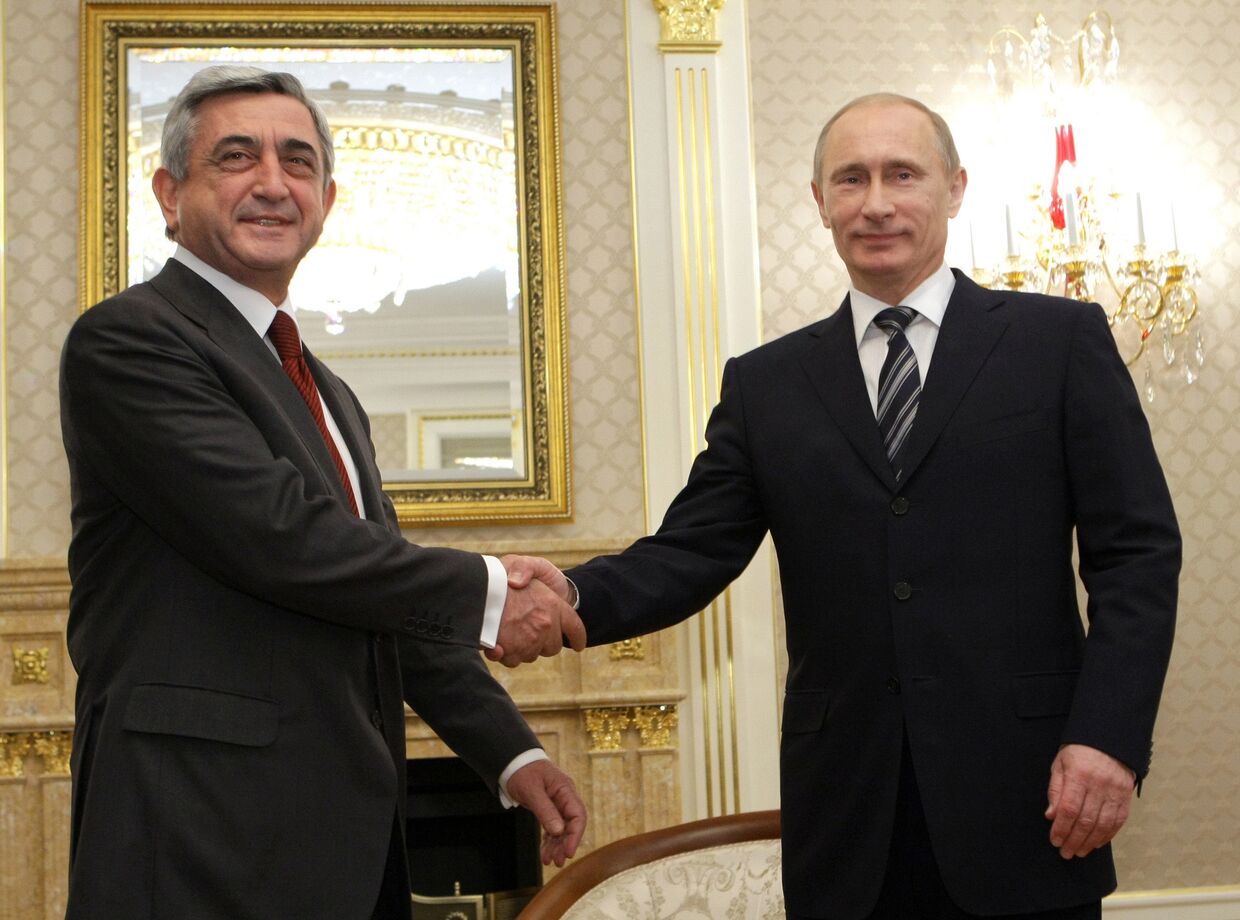 Премьер-министр РФ Владимир Путин встретился с президентом Армении