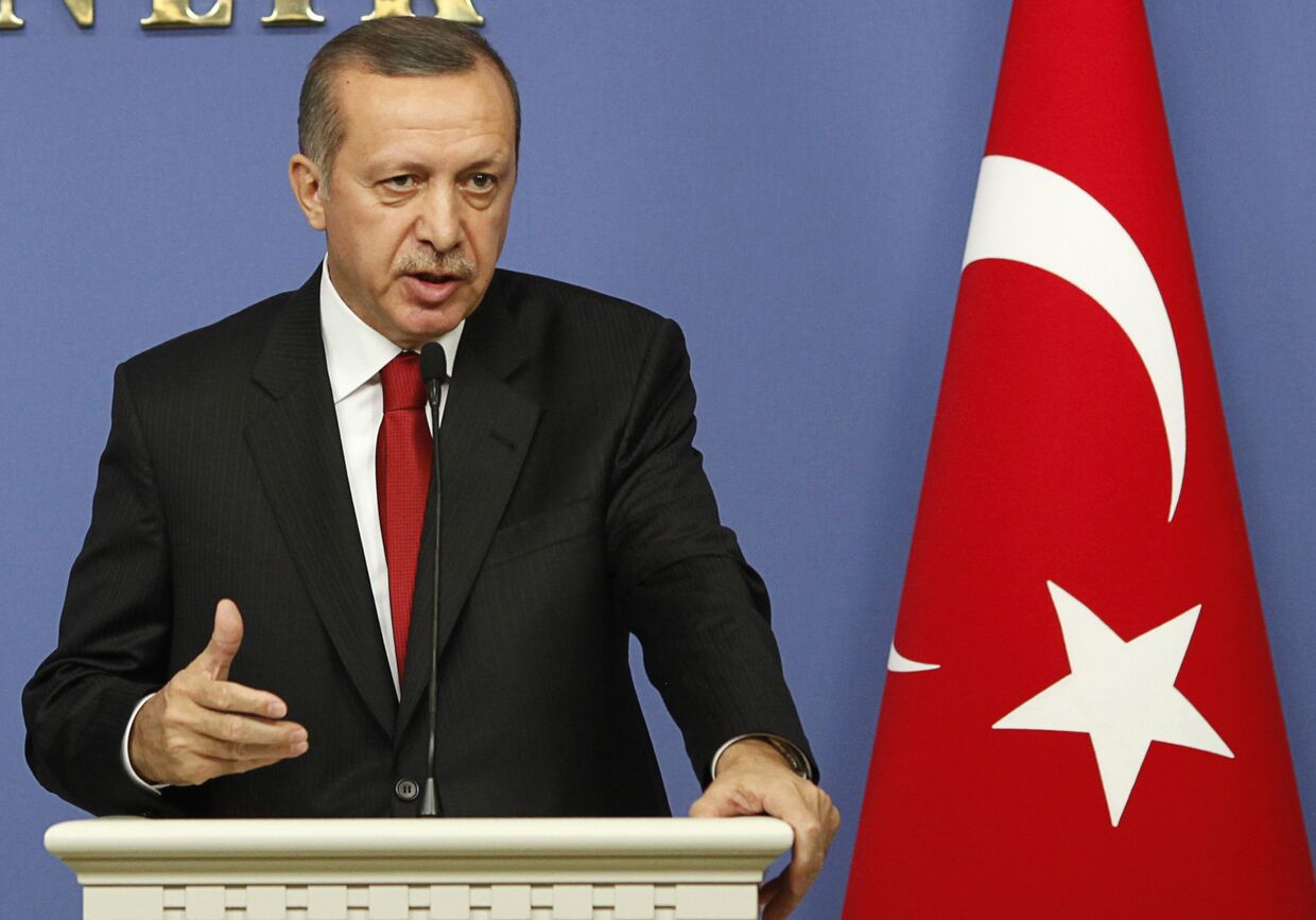 Премьер-министр Турции Тайип Эрдоган официально объявил об отзыве для консультаций посла в Париже