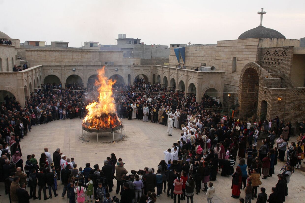 Иракские христиане празднуют Рождество в городе Хамдания