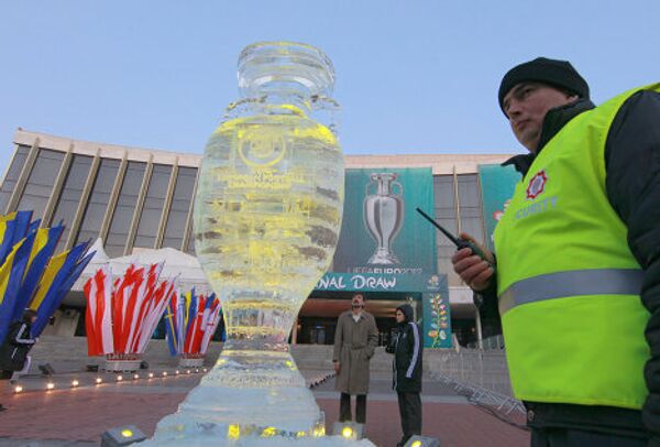 Ледяной кубок чемпионата Европы по футболу 2012