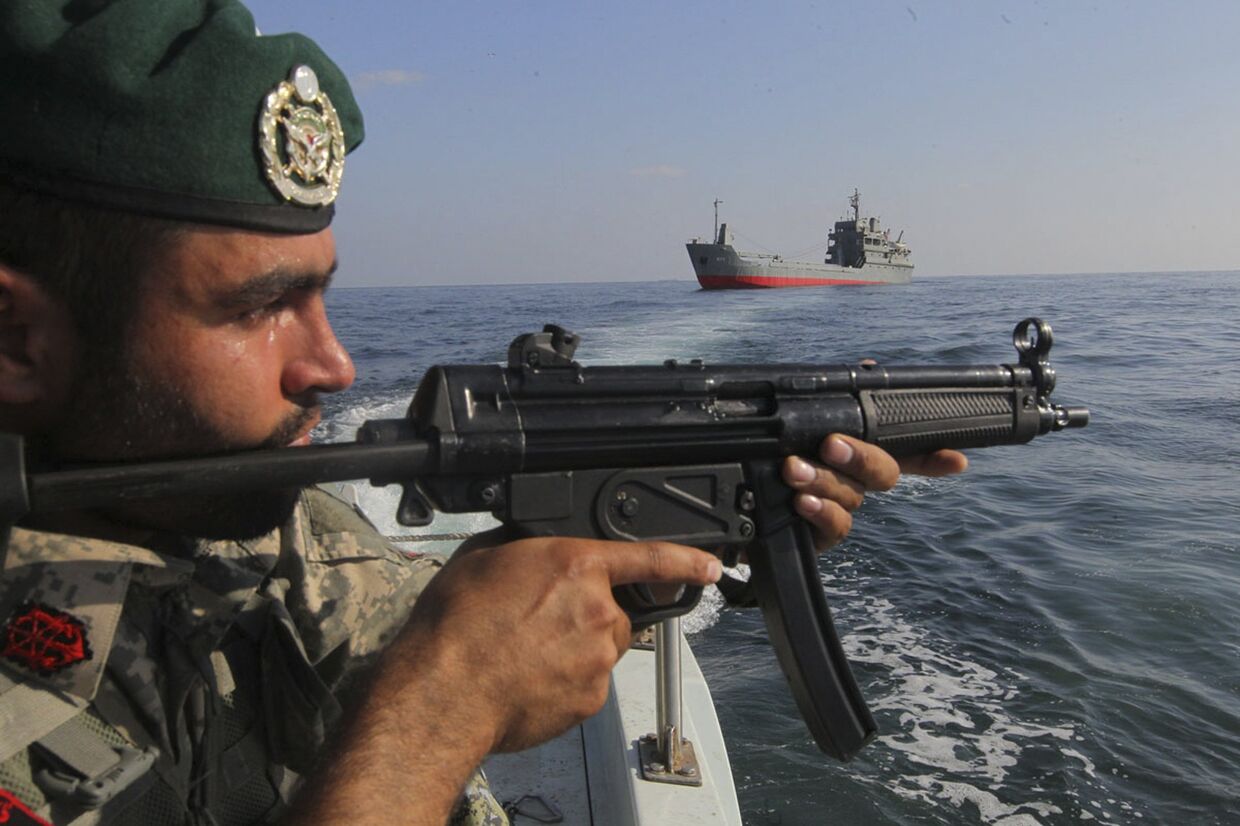 Военные учения Ирана в Ормузском проливе