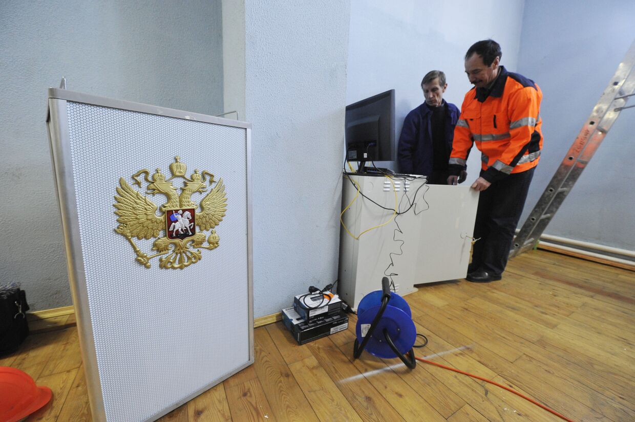 Монтаж комплекса видеонаблюдения на избирательном участке в деревне Детчино Калужской области