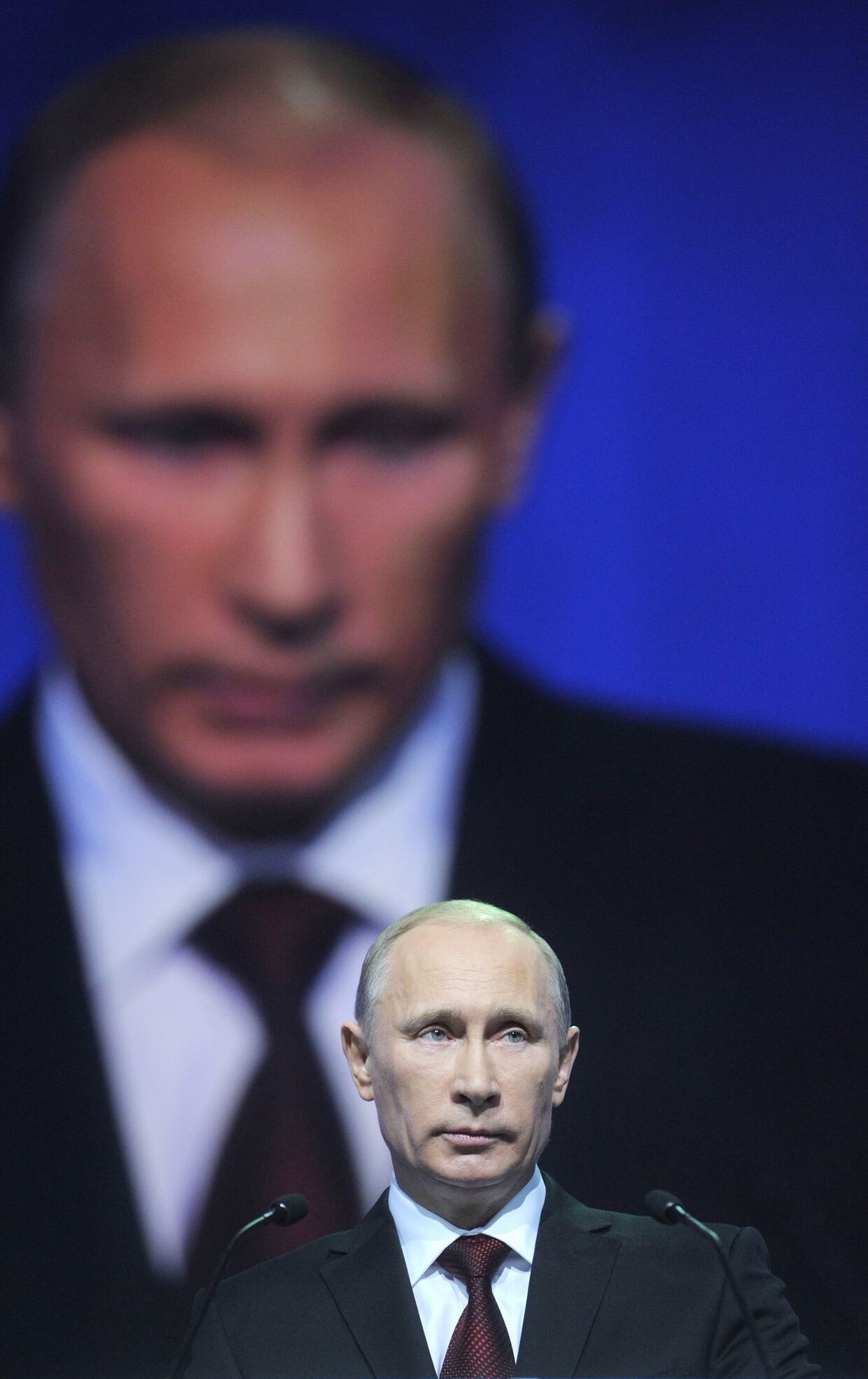 Премьер-министр РФ В.Путин выступил на XII (предвыборном) съезде партии «Единая Россия»
