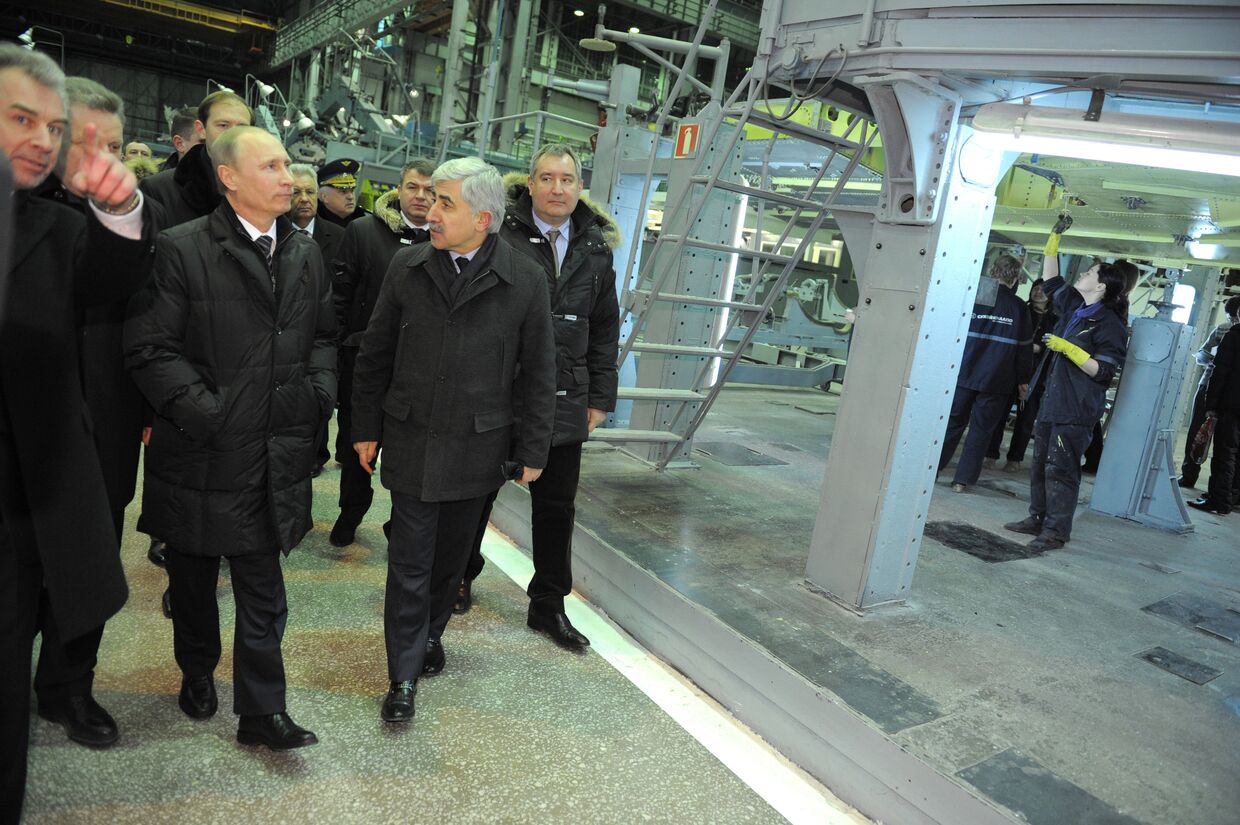 Премьер-министр РФ В.Путин посетил Авиационное производственное объединение КНААПО