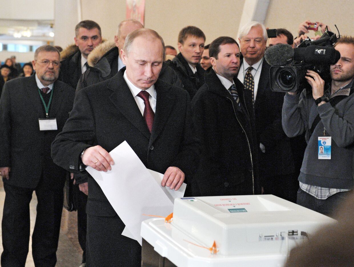 Голосование кандидата в президенты РФ Владимира Путина