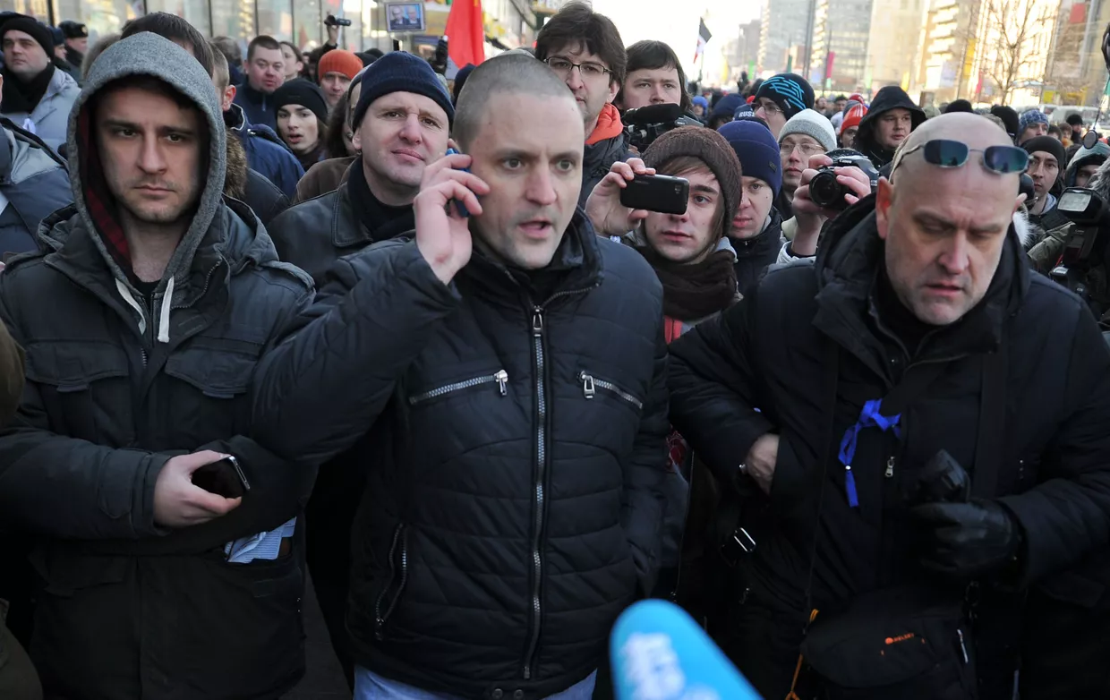 Несанкционированный марш оппозиции у к\т Художественный Несанкционированный марш оппозиции у к\т Художественный