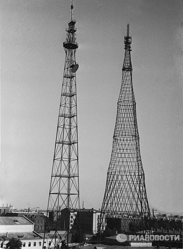Башни телецентра на Шаболовке в Москве