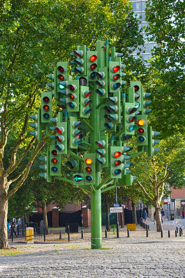 Памятник светофору в Лондоне
