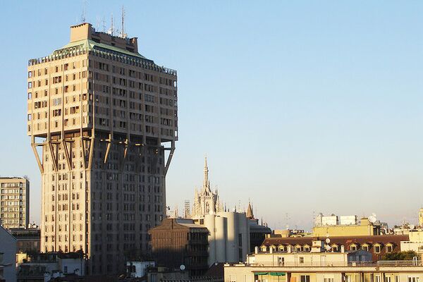 Башня Веласка в Милане