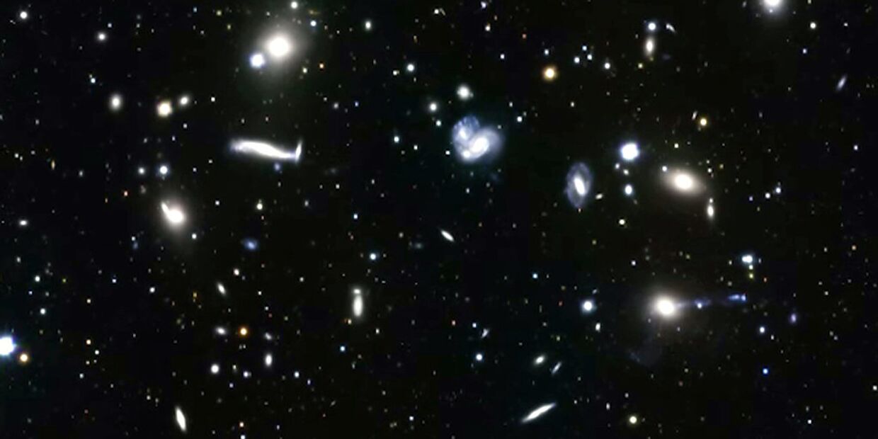 Молодое скопление галактик Abell 2151 в созвездии Геркулеса