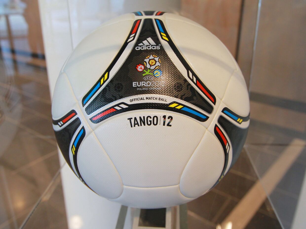 Официальный мяч Чемпионата Европы по футболу 2012