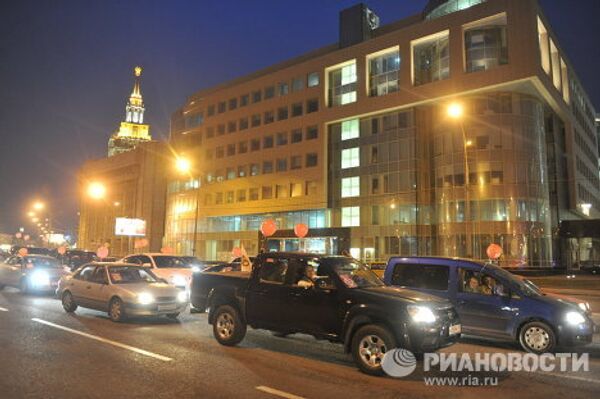 Автопробег по Садовому кольцу в Москве в поддержку РПЦ