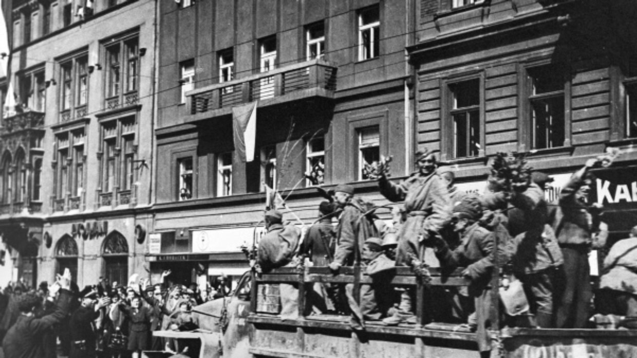 Советские войска в Праге в мае 1945 г.