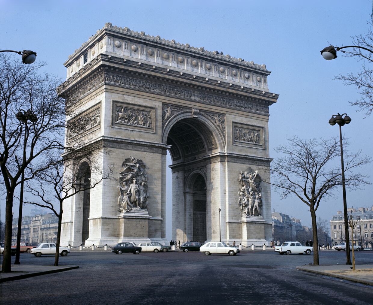 Триумфальная арка в Париже