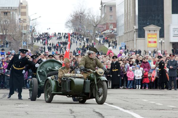 Военный парад, посвященный 67-летию Победы в ВОВ в Петропавловске-Камчатском