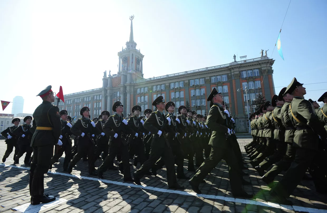 Военный парад, посвященный 67-летию Победы в ВОВ в Екатеринбурге Военный парад, посвященный 67-летию Победы в ВОВ в Екатеринбурге
