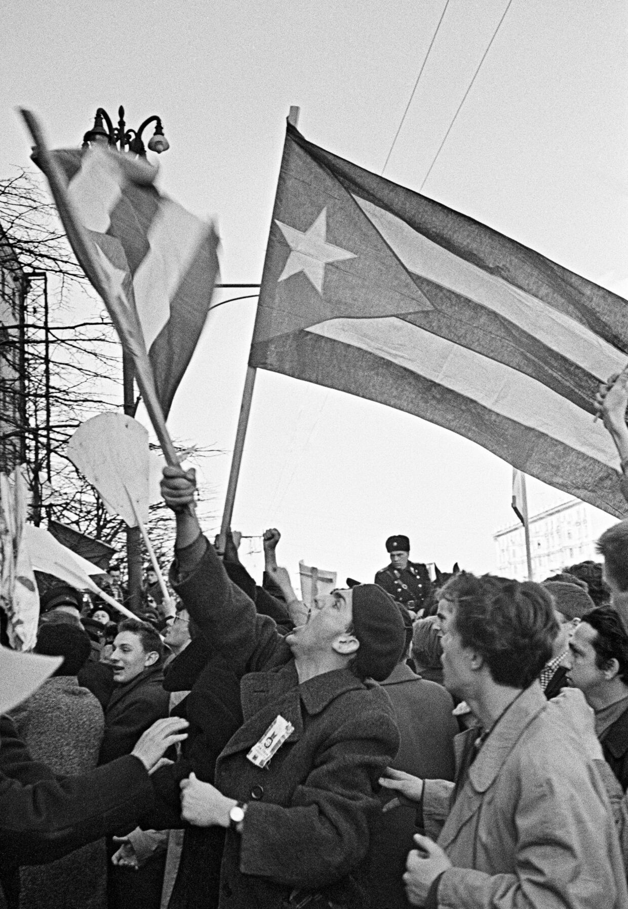 Митинг в защиту Кубы