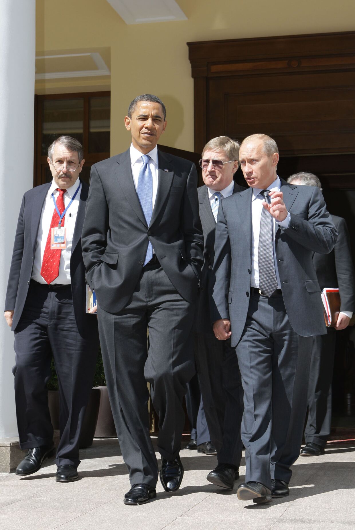 Премьер-министр РФ В.Путин встретился с президентом США Б.Обамой