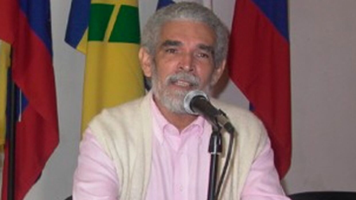 Алекс Паусидес, президент Союза писателей и деятелей искусств Кубы