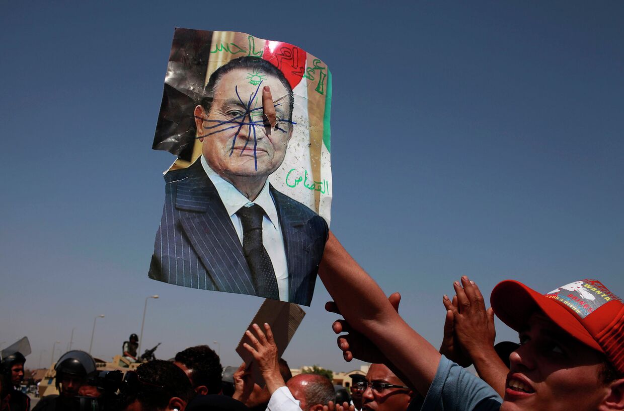 Противники Мубарака перед судом в Каире