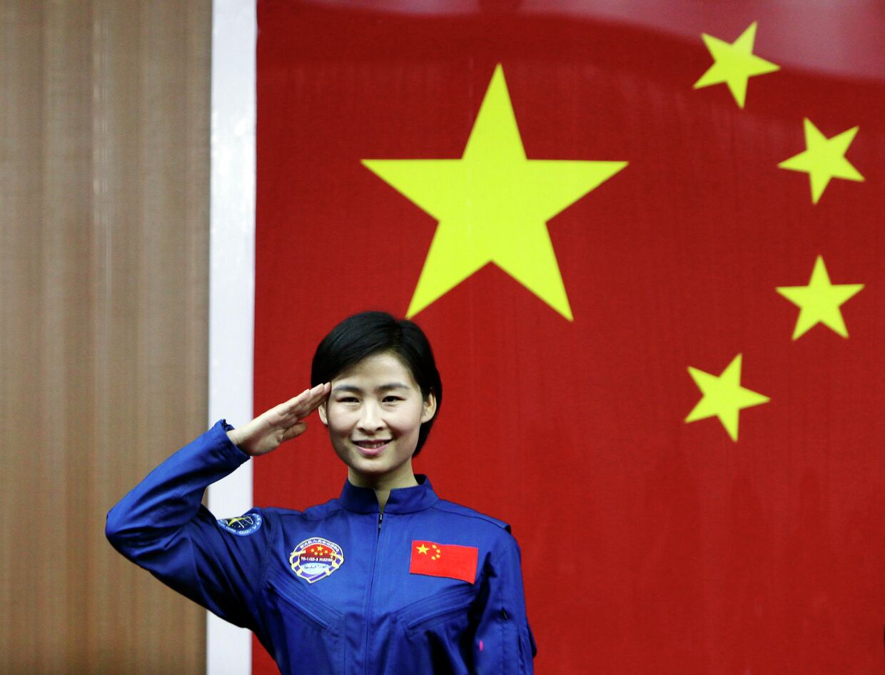 Первая в истории Китая женщина космонавт Ян Лю 